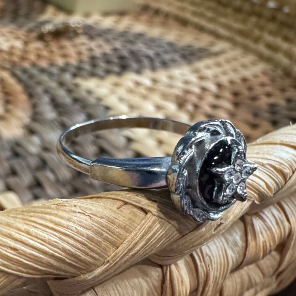 Star-Shaped Silver-Tone Crystal Ring With Adjustable Band - Picture 2 of 9